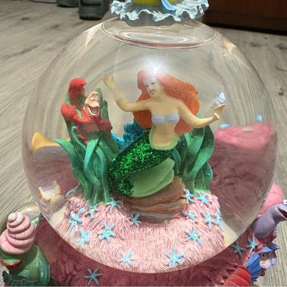 Disney The Little Mermaid Ariel “Under The Sea”Musical Snow Globe. Music Works - Picture 3 of 16